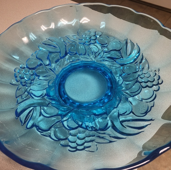 Vintage Indiana Glass Fruit Bowl - Picture 3 of 5